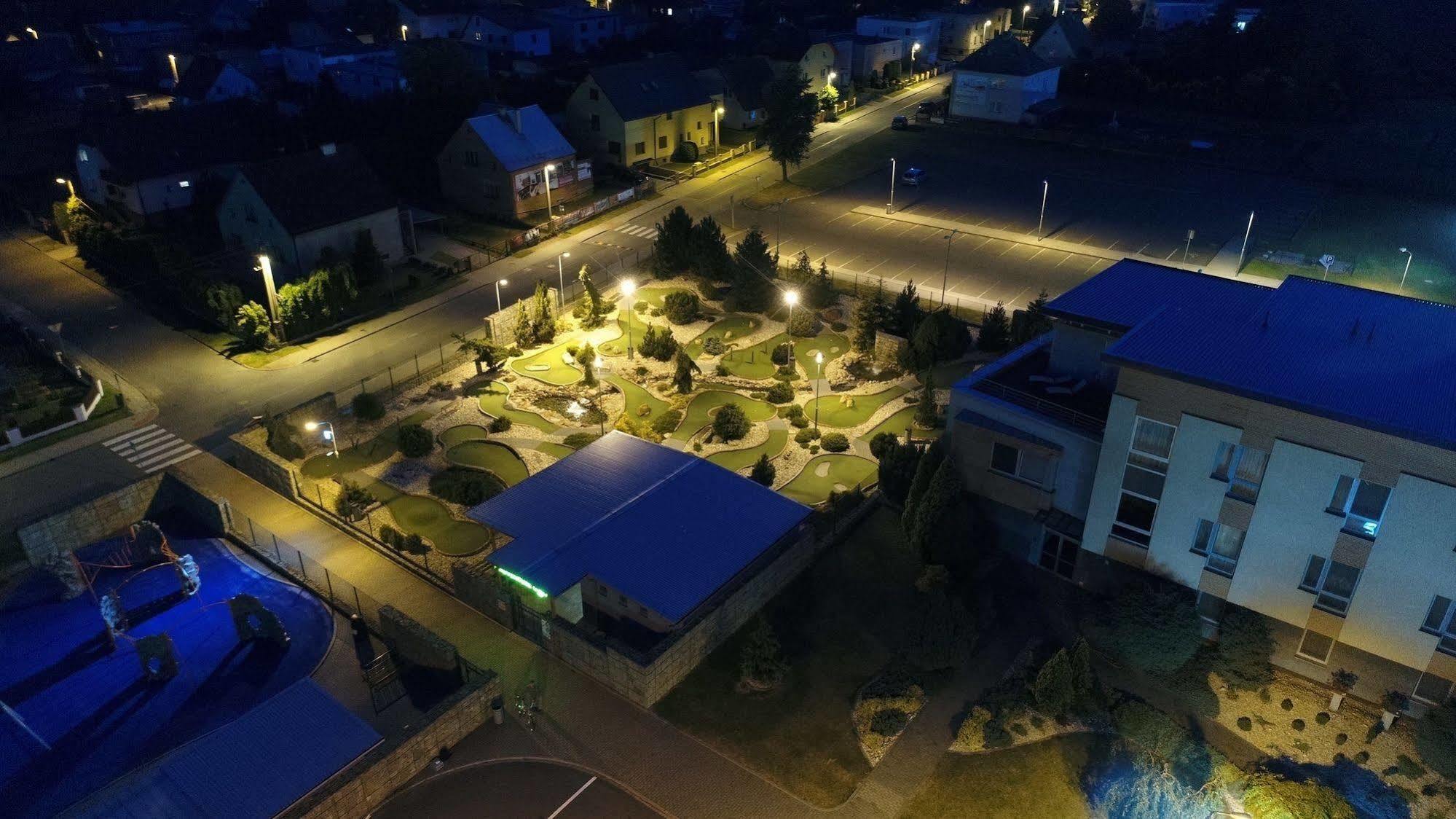 فندق Buly Arena Kravaře المظهر الخارجي الصورة